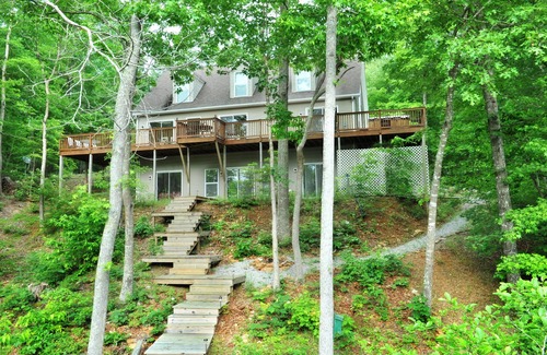 Wise House | Peaceful Waterfront Retreat!