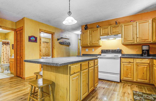 Wautoma Cabin | Peaceful Wautoma Retreat w/Deck on 10 Acres!