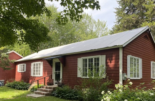 Woodgate House | Peaceful wooded cabin - 5 minutes from Adirondack state park