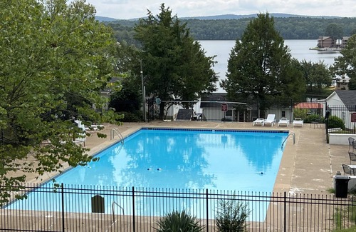 Hot Springs Condo | Peacefull Lake Get-Away