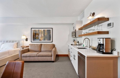 Tamarack Apartment | Peacefull Studio With Fireplace and Jet Tub