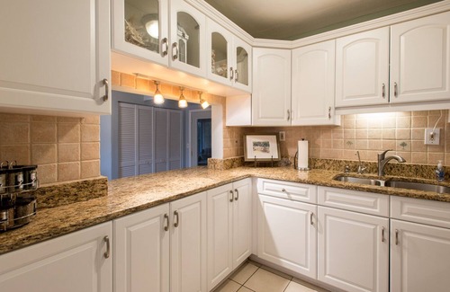 Gulfport House | Peach Hideaway - Caged, Heated Pool & Florida Room