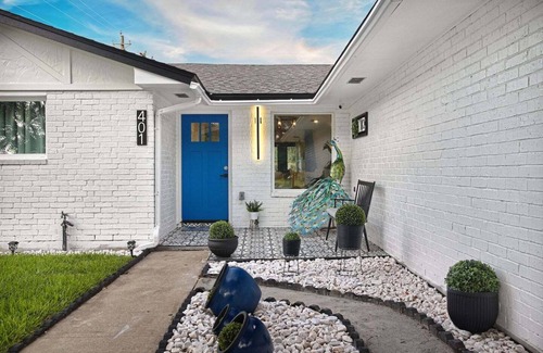 Flour Bluff House | Peacock Bluff: A modern coastal 3BR/2BA retreat in Flour Bluff near the beach