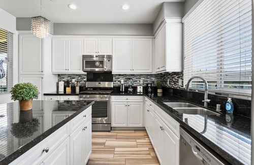 Mira Loma Condo | Peacock Court Sanctuary Elegant 3BR Home in Eastvale, CA 30-Day Min Stay #42123