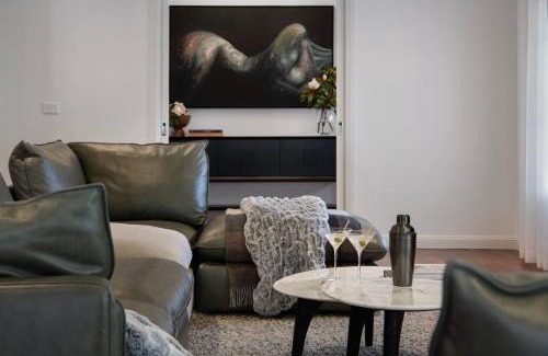 Trentham House | Peahen House