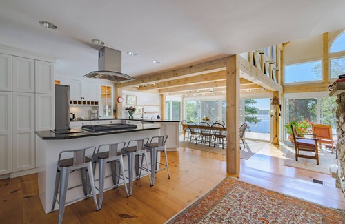 Brewster House | Peak Aug Weeks still avail! Sat-Sat. Brewster Farmhouse Retreat on Seymour Pond
