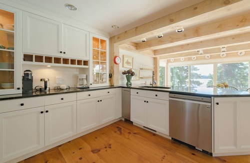 Brewster House | Peak Aug Weeks still avail! Sat-Sat. Brewster Farmhouse Retreat on Seymour Pond