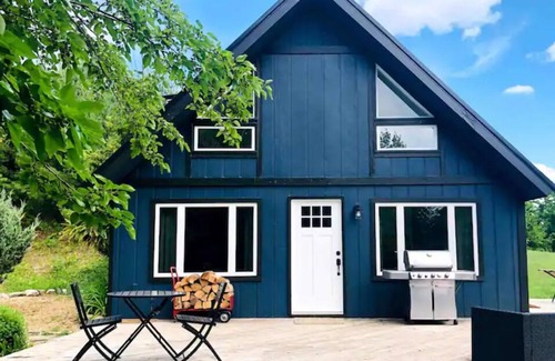 Mayfield House | Peak O' Leelanau in TC! Your Summer 2023 Retreat!