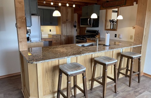Woodland Park Cabin | ^PeakViewCabin, Amazing Views w/Hot Tub 5 min from town-Peaceful and QUIET