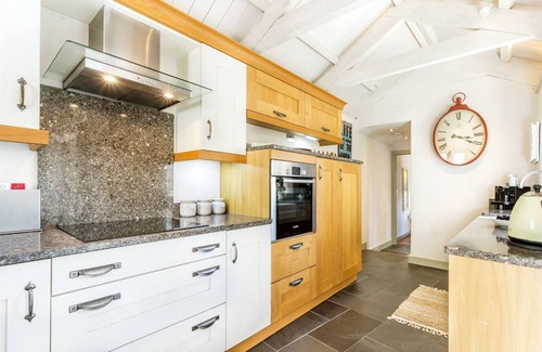 Cubert Cottage | Pear Tree Cottage - a cottage that sleeps 4 guests in 2 bedrooms