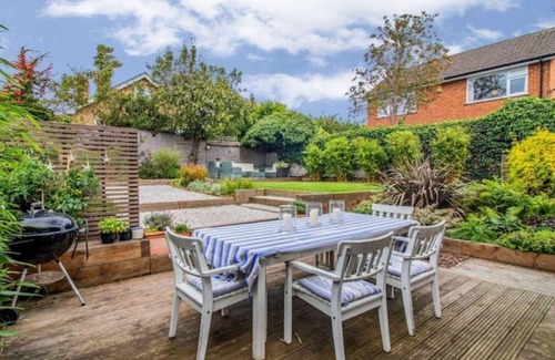 Bramcote House | Pear Tree House - Stylish Home in Nottingham.