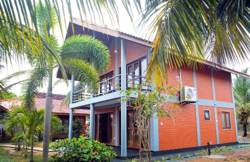 Tangalle House | Pearl Cave Cabanas & Resturant