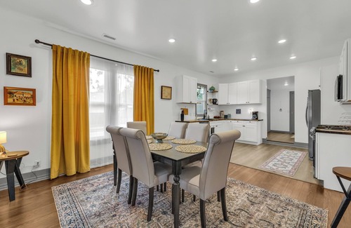 Tulsa House | Pearl District Home-2 Kings-TV's in All Bedrooms