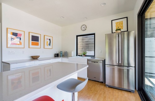 Alphabet Historic District Apartment | Pearl District Luxury 2BR AC Sleeps 4