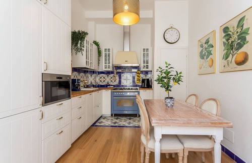 San Lorenzo Apartment | Pearl Of Florence, Lovely 2Br Apartment Near Duomo By Halldis