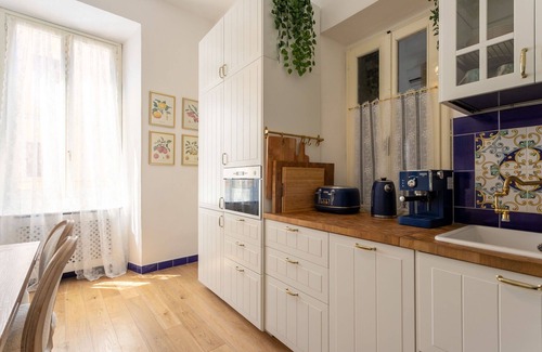 San Lorenzo Apartment | Pearl Of Florence, Lovely 2Br Apartment Near Duomo By Halldis