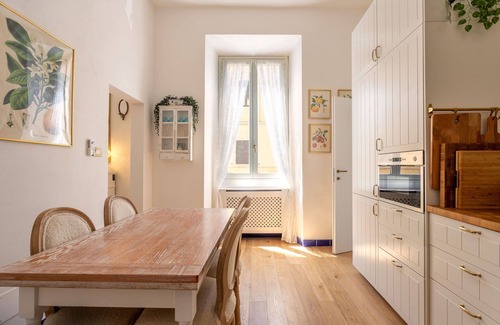 San Lorenzo Apartment | Pearl Of Florence, Lovely 2Br Apartment Near Duomo By Halldis