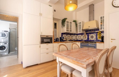 San Lorenzo Apartment | Pearl Of Florence, Lovely 2Br Apartment Near Duomo By Halldis