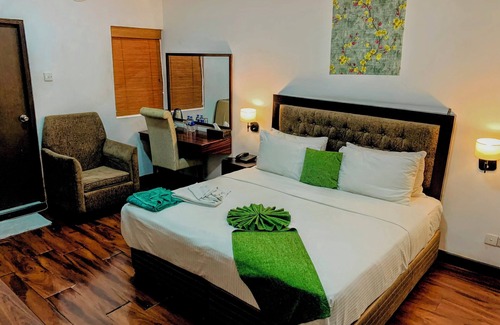 Milagiriya Hotel | Pearl Royal Hotel