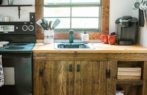 Boone Cabin | Pearl's Place: Your Cozy Cottage in the Woods