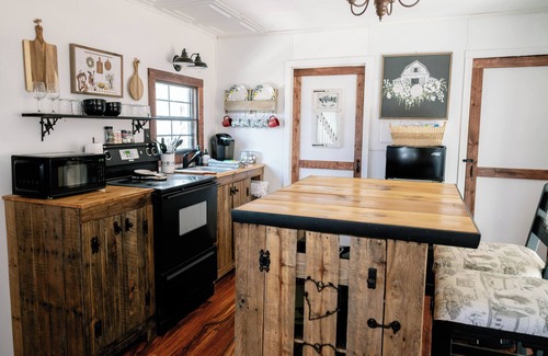 Boone Cabin | Pearl's Place: Your Cozy Cottage in the Woods