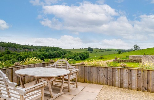 Hopton House | Pearson's But and Ben
