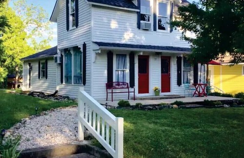 Eureka Springs Historic District House | Peas In A Pod Nightly Rental
