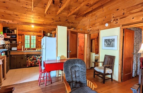 Laconia Cabin | Pebbles Cottage on Lake Winnisquam