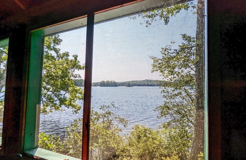 Laconia Cabin | Pebbles Cottage on Lake Winnisquam