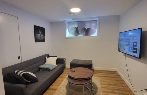 Edmonton House | Pebbles' Cozy 2Bed Basement Suite near River Valley/Downtown Edmonton