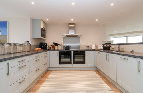Southwold Cottage | PEBBLES, pet friendly, with a garden in Southwold