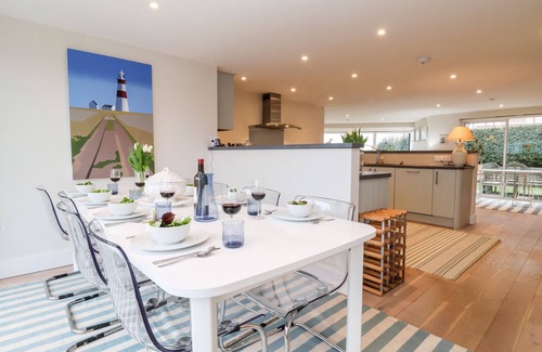 Southwold Cottage | PEBBLES, pet friendly, with a garden in Southwold