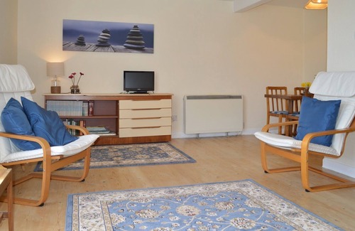 Strone House | Pebbles Shore, sea front location, disabled friendly, pets welcome