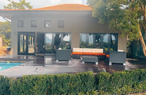 Hartbeespoort Villa | Pecanwood Relaxing Villa 5 bedroom with pool