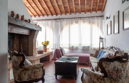 Peccioli Apartment | Peccioli Family Retreat w Fun