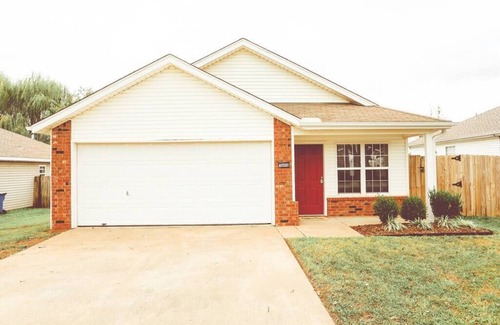 Bentonville House | Pedal Inn 1 - Trails 2 Minutes Away & Dogs Welcome