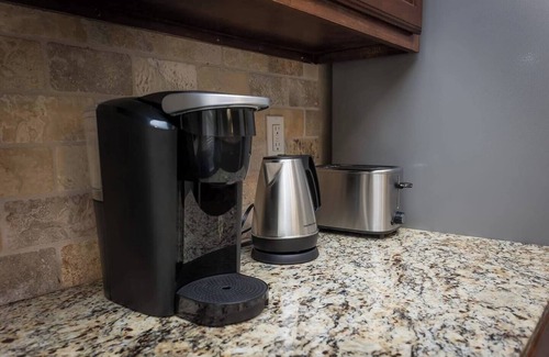 Bentonville House | Pedalpoint - MTB Friendly - 1 mi to Coler Trails