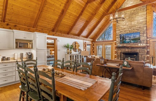 Banner Elk Cabin | Peek-a-Boo Lodge in The Lodges at Eagles Nest