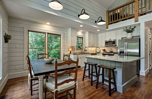 Highlands House | Peek a boo Paradise - 4 minutes from Main Street Highlands