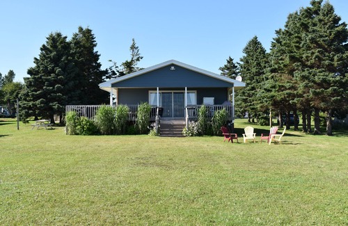 Canoe Cove Cottage | PEI oceanfront cottage within 25 minutes of Charlottetown and golfing