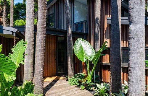 Bilgola Beach House | Pelangi by TCC
