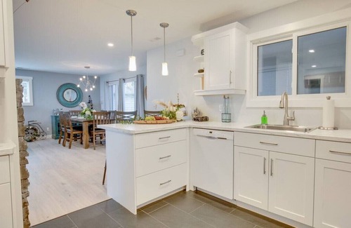 Leamington Cottage | Pelee View Lakehouse · Vacation Mode - Activated!