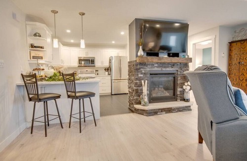 Leamington Cottage | Pelee View Lakehouse · Vacation Mode - Activated!