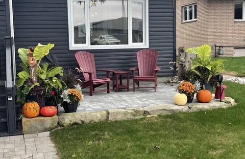 Leamington Cottage | Pelee View Lakehouse · Vacation Mode - Activated!