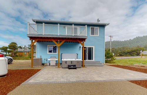 Rockaway Beach House | Pelican and the Raven