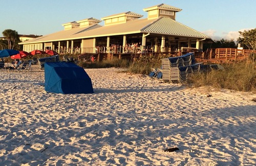 Pelican Bay Condo | PELICAN BAY, 2025 SEASON! Close To Pool/Beach/Shopping/Fitness Cntr, Lakefront