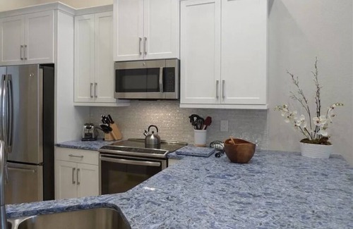 Pelican Bay Condo | Pelican Bay 3-bedroom condo in lovely Naples with AC, WiFi pool beach amenities