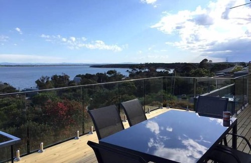 Loch Sport House | Pelican Breeze - uninterrupted views over Lake Victoria - 3 Pelican Street