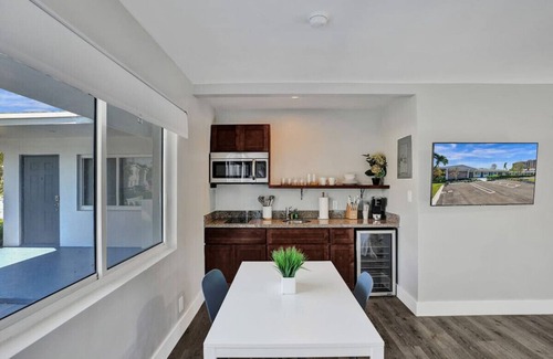 Pompano Beach Apartment | Pelican Cove: Studio with Private Patio in Pompano