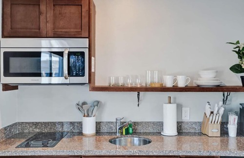 Pompano Beach Apartment | Pelican Cove: Studio with Private Patio in Pompano